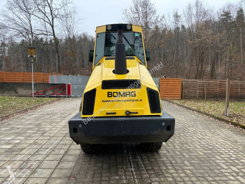 مدحلة Bomag D4