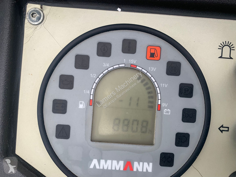 Zhutňovač Ammann 26K .