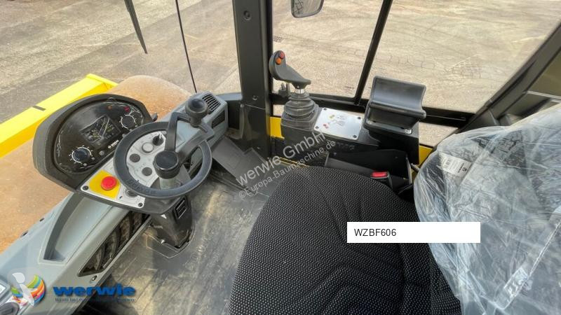 Zhutňovač Bomag BW 213 DH-5