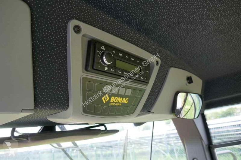 Zhutňovač Bomag BW 211 DH-5