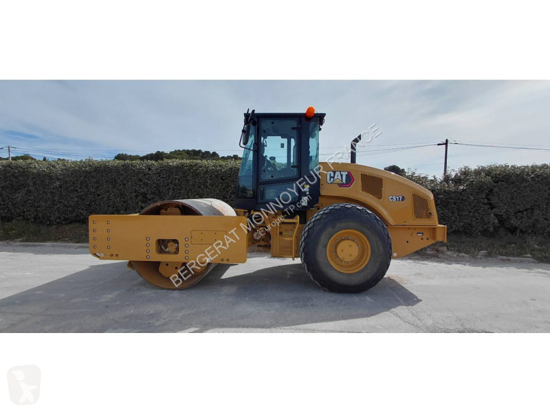 Zhutňovač Caterpillar CS17