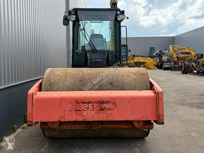مدحلة Caterpillar CS74