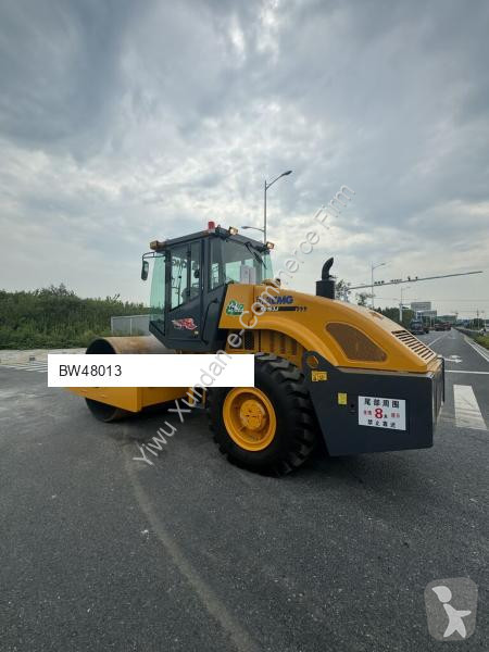 Zhutňovač XCMG XS163J