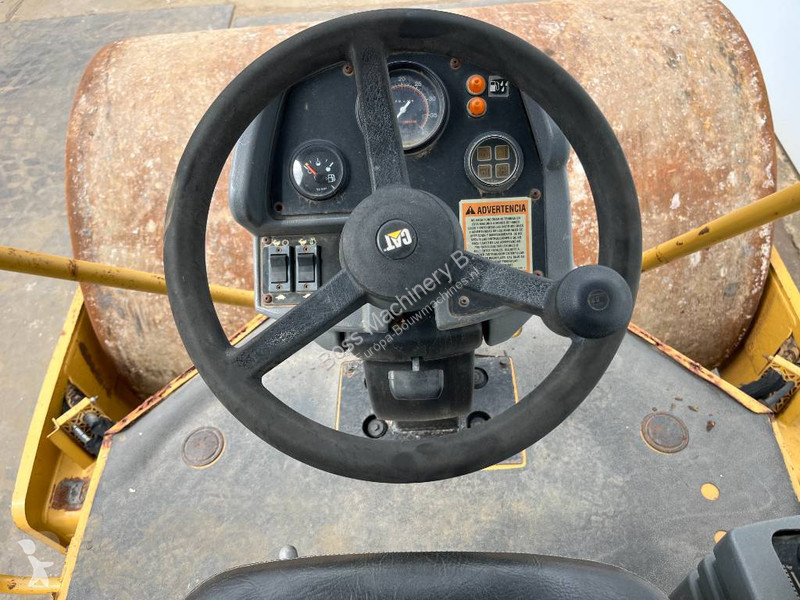 مدحلة Caterpillar CS533E - Good Overall Condition