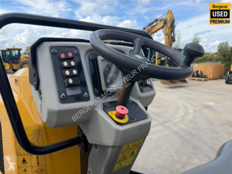 Compacteur Caterpillar CB2.7