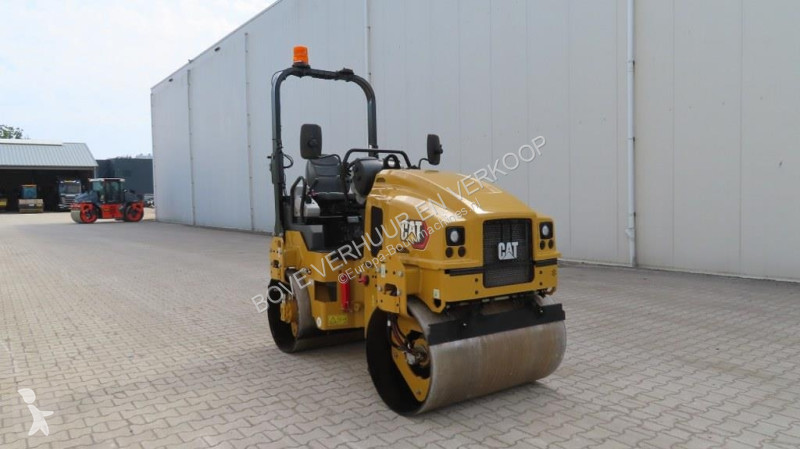 Compactador Caterpillar CB2.7GC