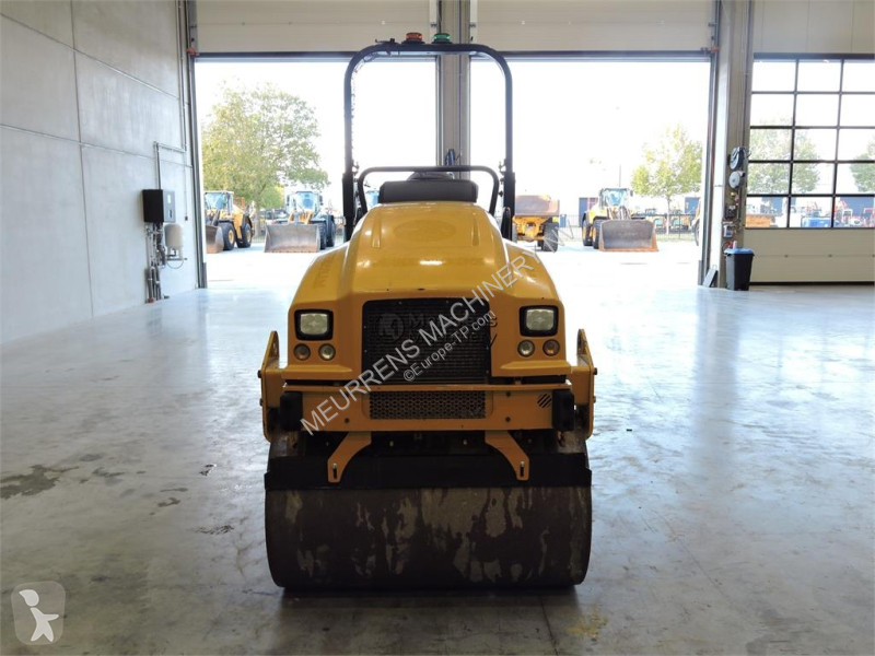 مدحلة Caterpillar CB2.7