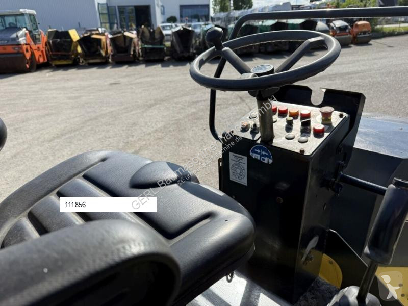 Compactador Bomag AD3