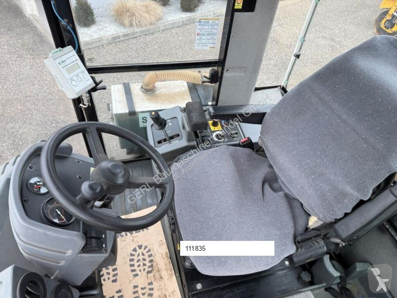 Jordstamper Caterpillar CS 56