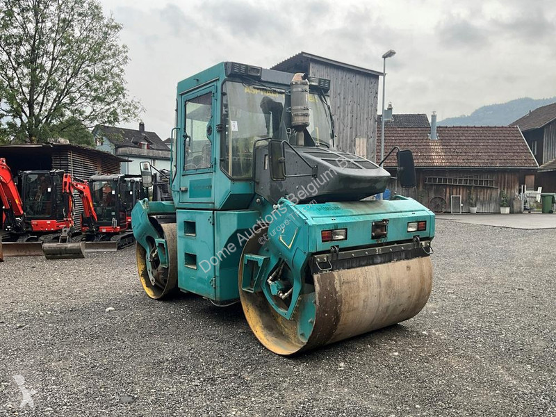 Валяк Bomag