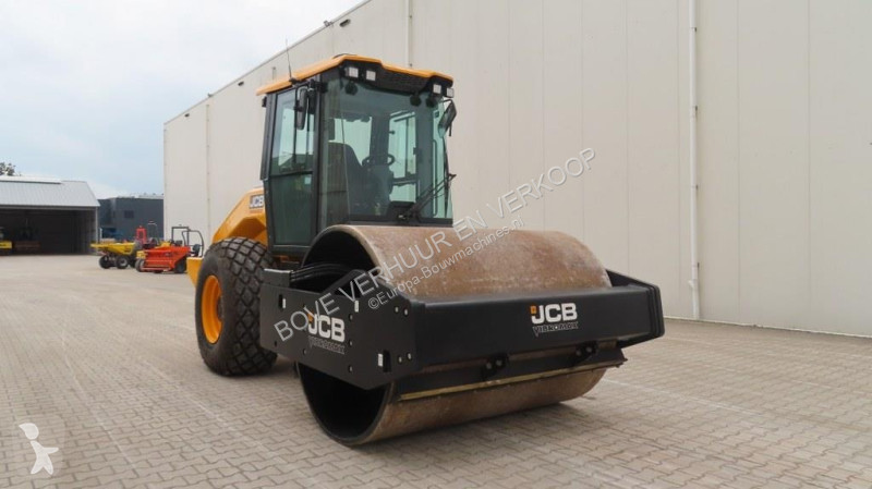 Валяк JCB VM138D