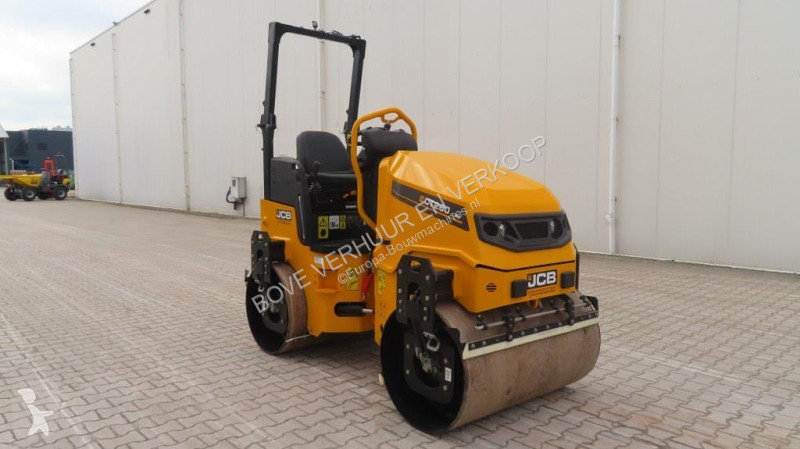 Валяк JCB