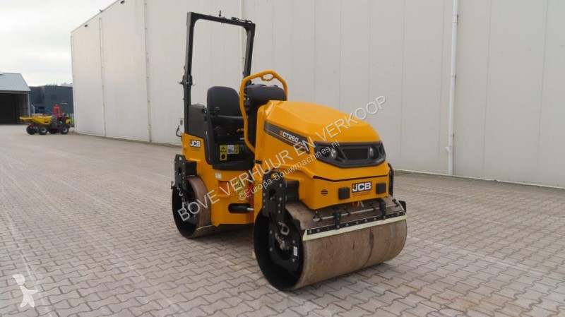 مدحلة JCB