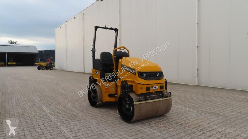 مدحلة JCB