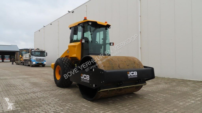 Валяк JCB VM116 D