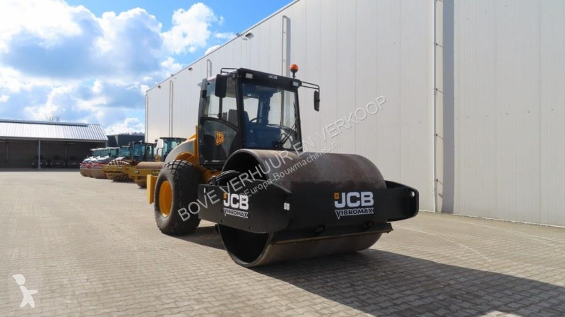 مدحلة JCB VM200 D
