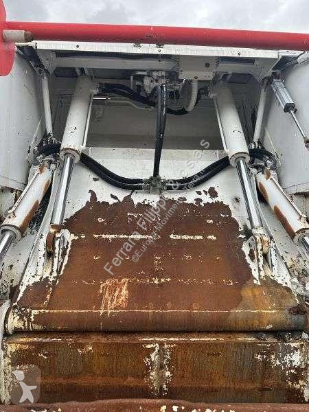 Compactor Iveco 330