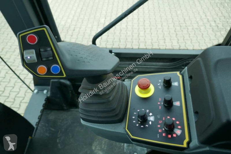 Дорожный каток Bomag AP5