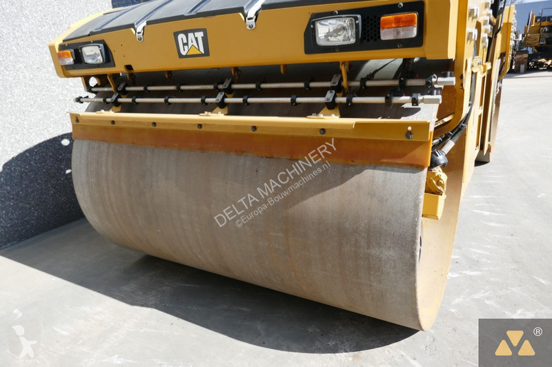 Compactor Caterpillar CB13