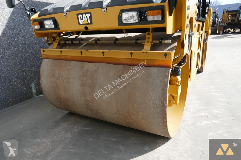 Compactor Caterpillar CB10