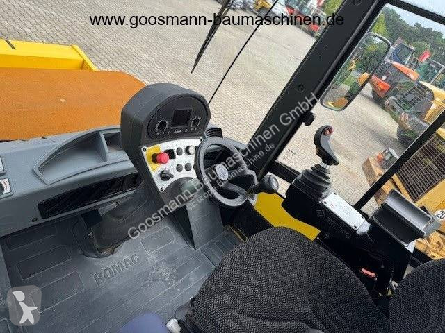 Compactador Bomag 213D-5