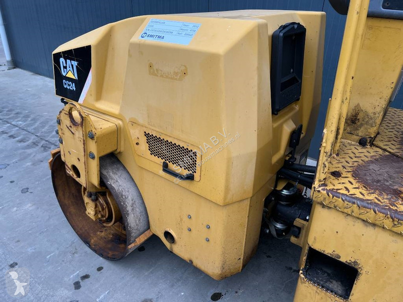 Zhutňovač Caterpillar CC24