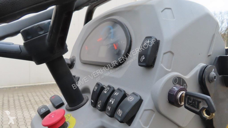 Compactador Caterpillar CB2.7GC