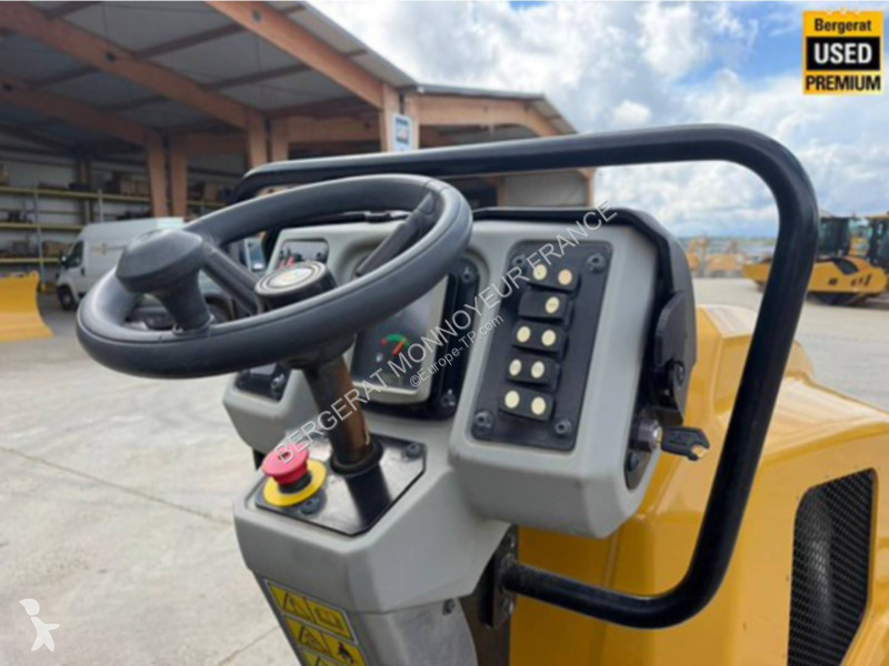 Compacteur Caterpillar CB2.7