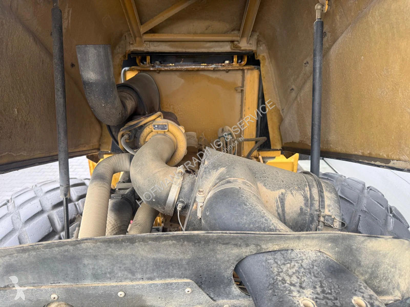 Дорожный каток Caterpillar CS-563E