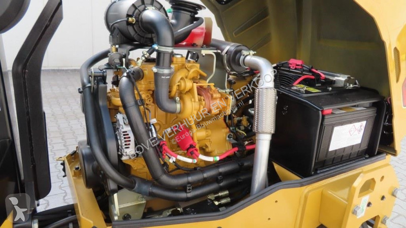 Compactador Caterpillar CB2.7GC