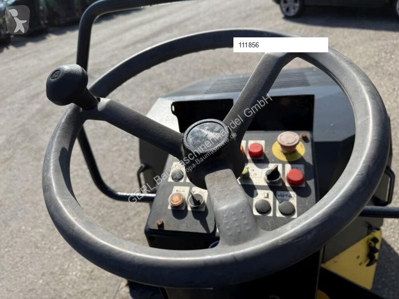 Compactador Bomag AD3