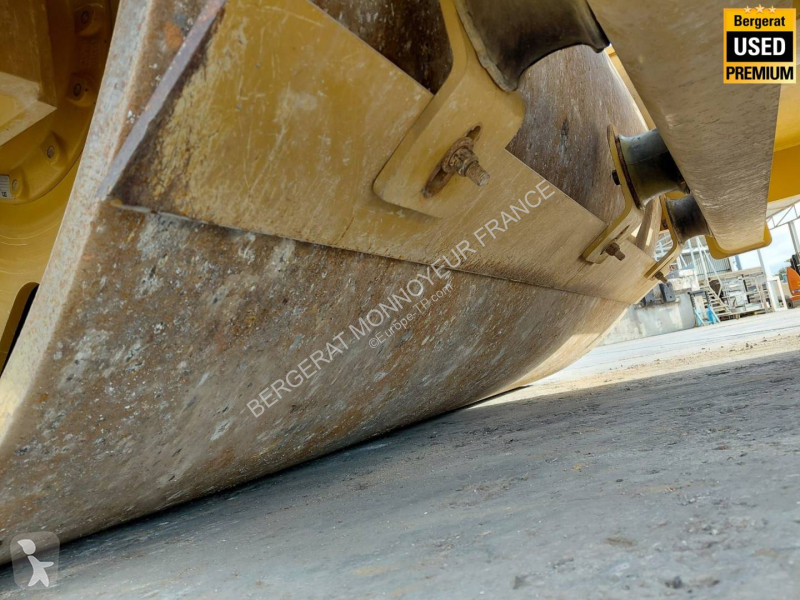 Compacteur Caterpillar 4F