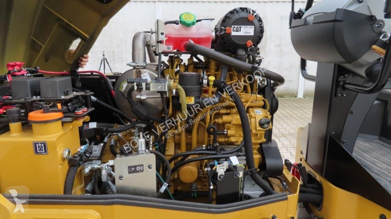 مدحلة Caterpillar CC4.0