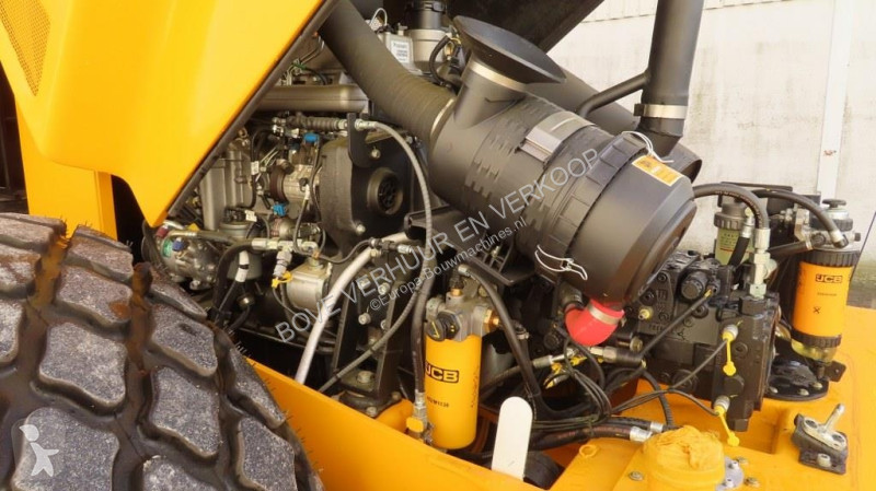 مدحلة JCB VM116 PD