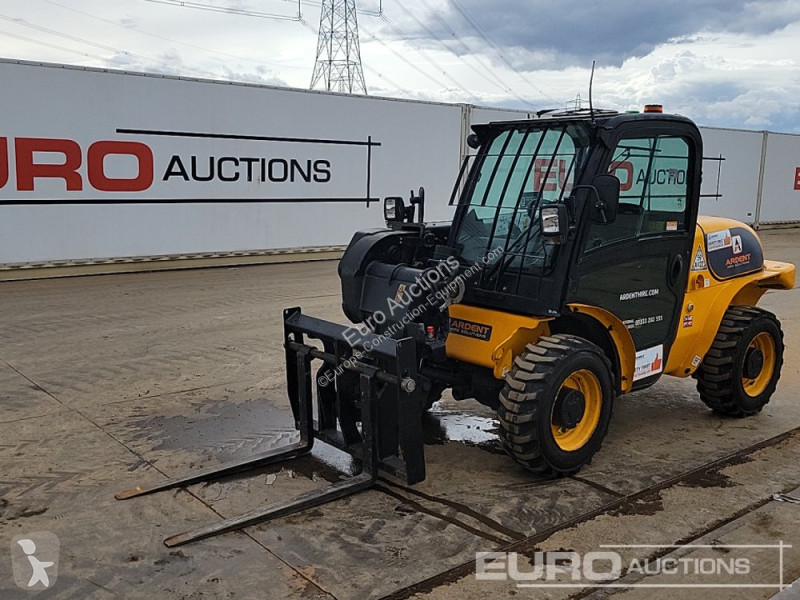 Teleskopický vozík JCB 520-40