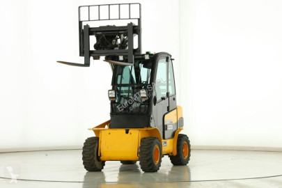 Chariot télescopique JCB