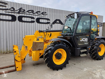Teleskopický vozík JCB 533-105