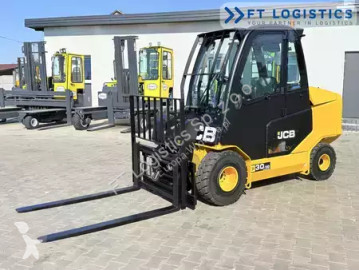 Телескопический погрузчик JCB