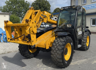 Chariot télescopique JCB