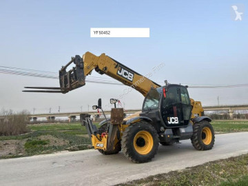Teleskopický vozík JCB 540-140