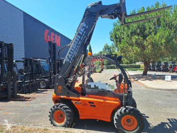 Ausa telescopic handler