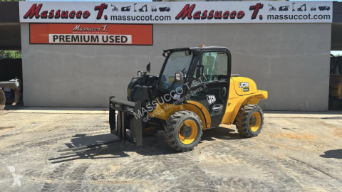 Teleskopický vozík JCB 520-40 4x4