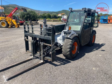 رافعة شوكية تلسكوبية Bobcat T 2250