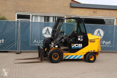 Телескопический погрузчик JCB 30-19E