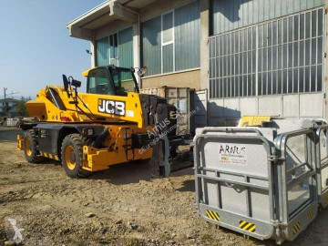Carretilla telescópica rotativa JCB