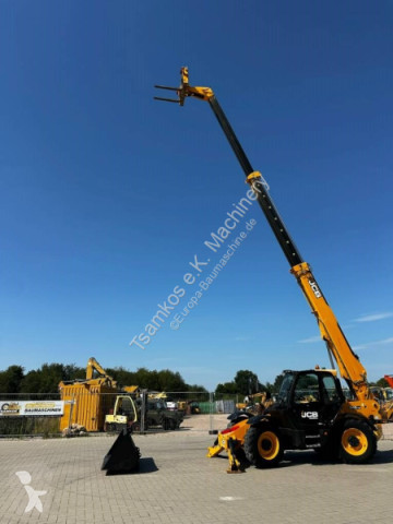 Teleskopický manipulátor JCB