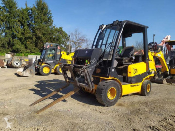 Teleskopický vozík JCB