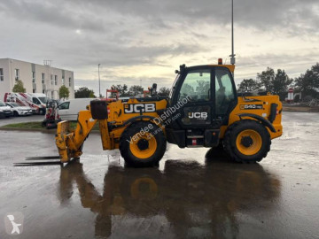 Teleskopický vozík JCB