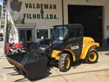 Empilhador braço telescópico JCB 520-40 usado