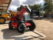 رافعة شوكية تلسكوبية Manitou MT 523